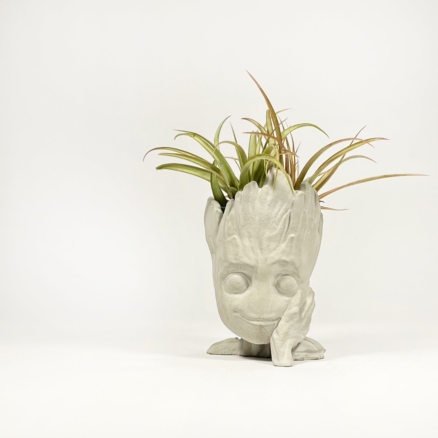 Baby Groot vase/ penholder